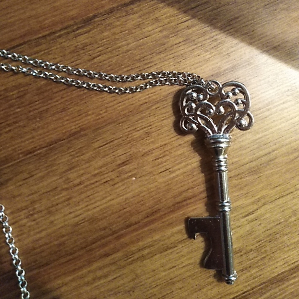 Sale 2 for $ 15 Bronze / Silver key necklace - Picture 3 of 3